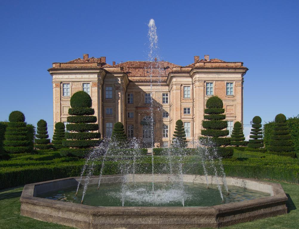 Castello Di Guarene Hotel Luaran gambar