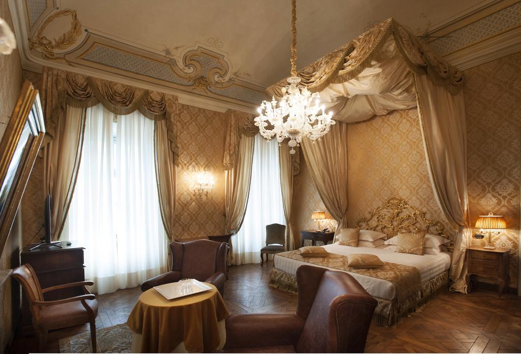 Castello Di Guarene Hotel Bilik gambar