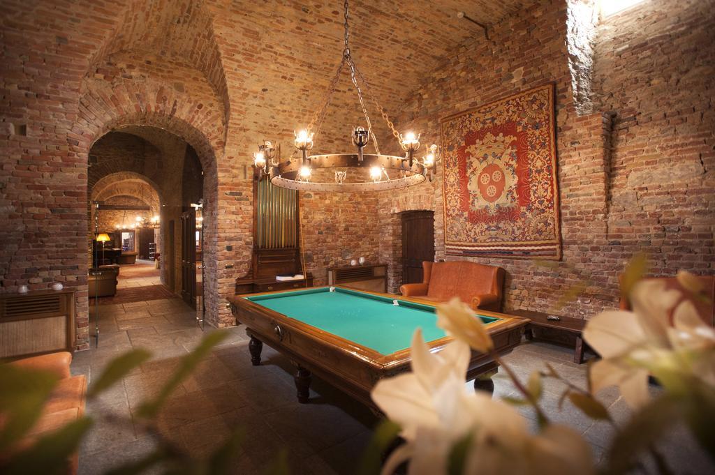 Castello Di Guarene Hotel Luaran gambar